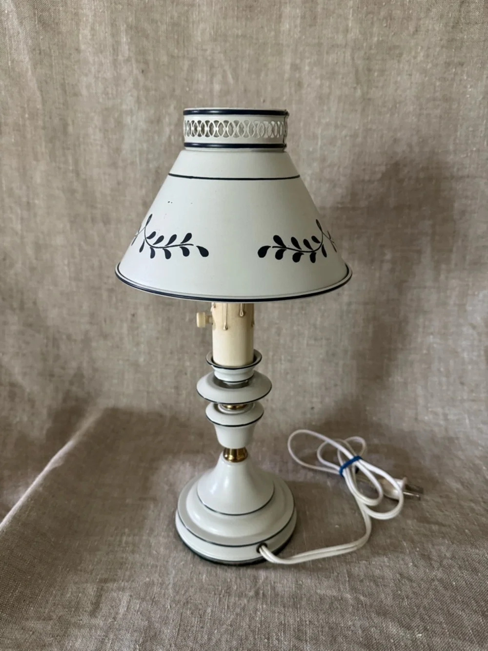 Vintage French Country Tole Metal Lamp